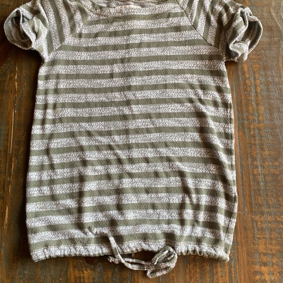 Ann Taylor Loft Green and Cream Striped Top - Picture 4 of 6